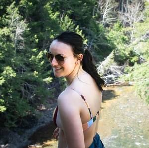 Meet your Posher, Becca